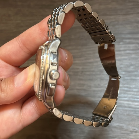 Michael Kors Watch, Model 5897 - Picture 4 of 5